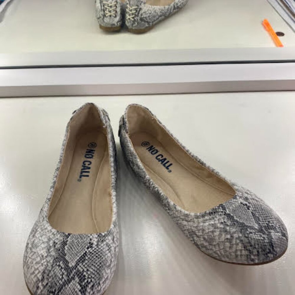 No Call Women's shoes Size 7